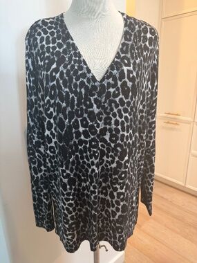Michael Kors V-neck leopard sweater